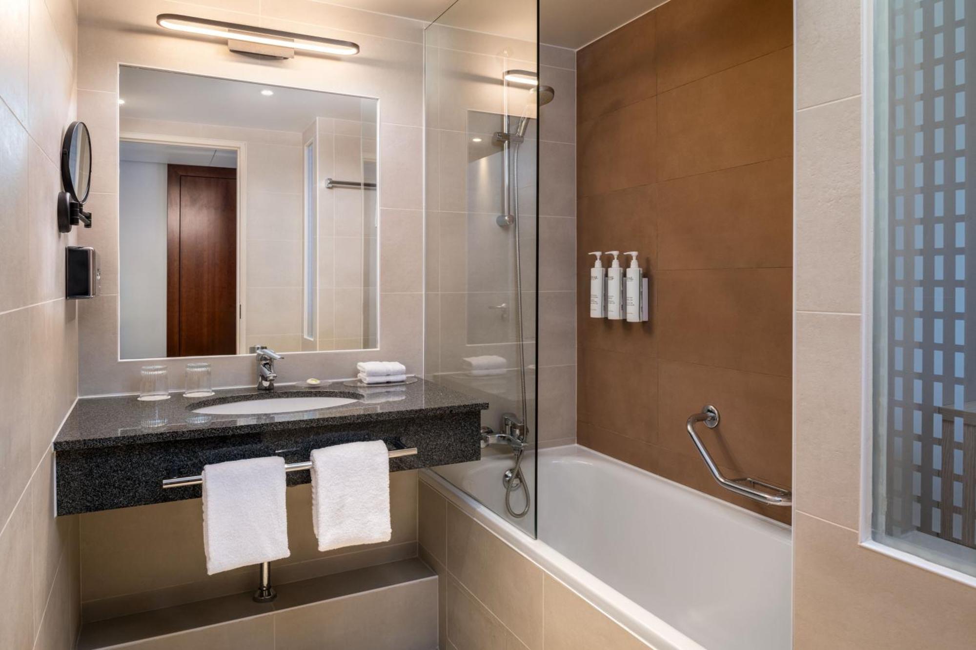 Courtyard By Marriott Paris La Defense West - Colombes Hotel Bois-Colombes Kültér fotó